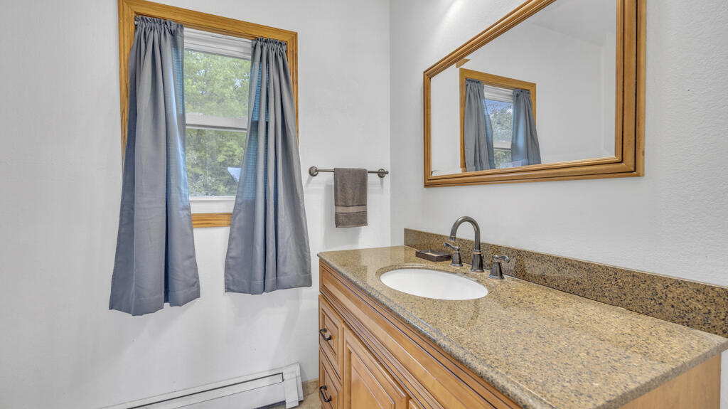 2917 Stone Road Manitowoc Rapids, WI 54220 - Photo 9 of 34 Full Bath