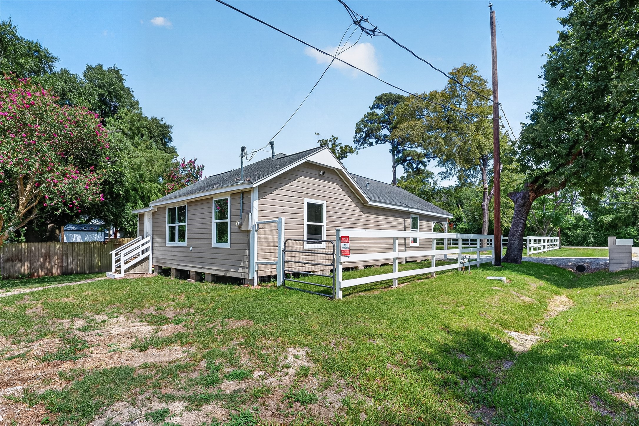 106 South 9th Street Highlands, TX 77562 - Photo 3 of 50