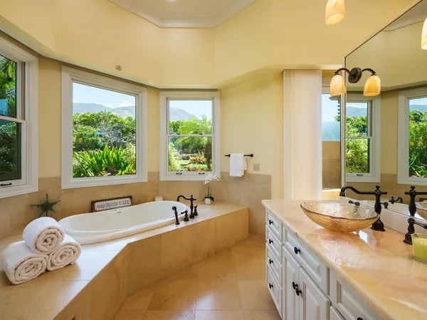 $9,500,000 | 65 Wili Okai Way, Lahaina, HI 96761