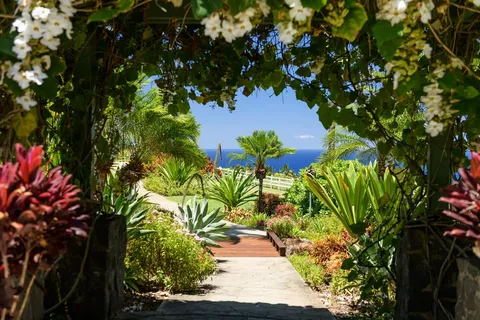 $9,500,000 | 65 Wili Okai Way, Lahaina, HI 96761