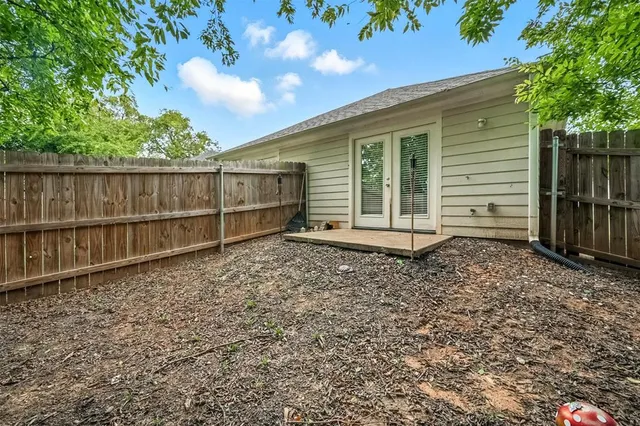 $1,350 | 910-914 North Throckmorton Street, Unit 910, Sherman, TX 75090