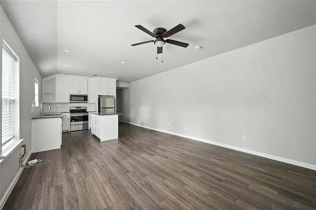 $1,350 | 910-914 North Throckmorton Street, Unit 910, Sherman, TX 75090