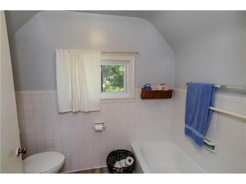 238 Old Pittsburgh Road Uniontown, PA 15401 - Photo 16 of 23 Full Bath.