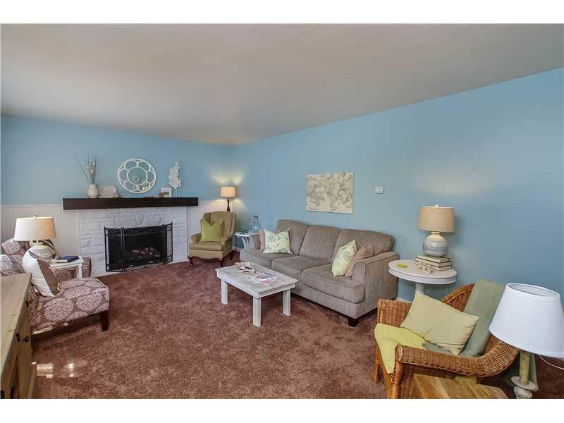 238 Old Pittsburgh Road Uniontown, PA 15401 - Photo 3 of 23 Living Room.