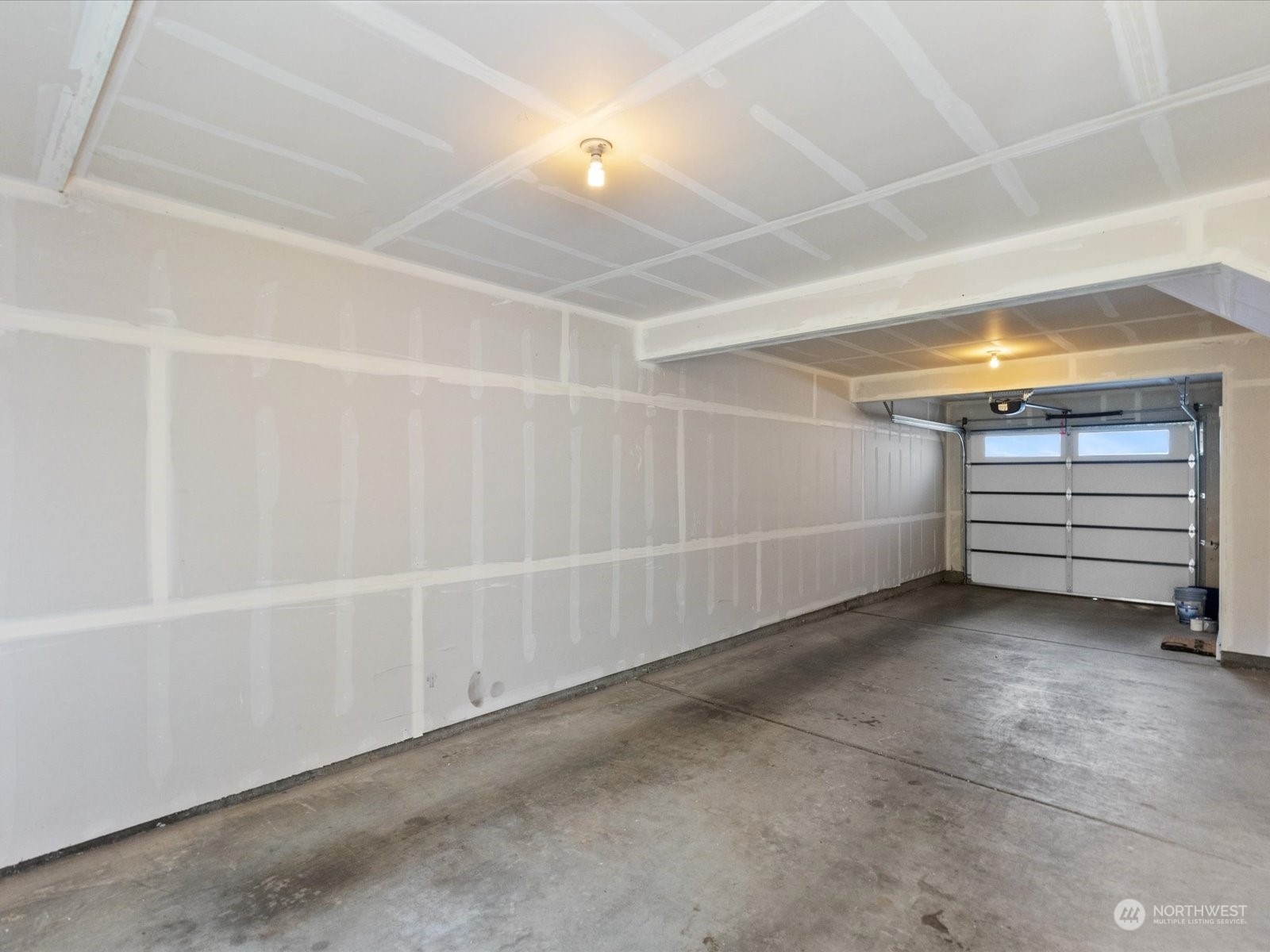 19225 Damson Road, Unit R2 Lynnwood, WA 98036 - Photo 32 of 37