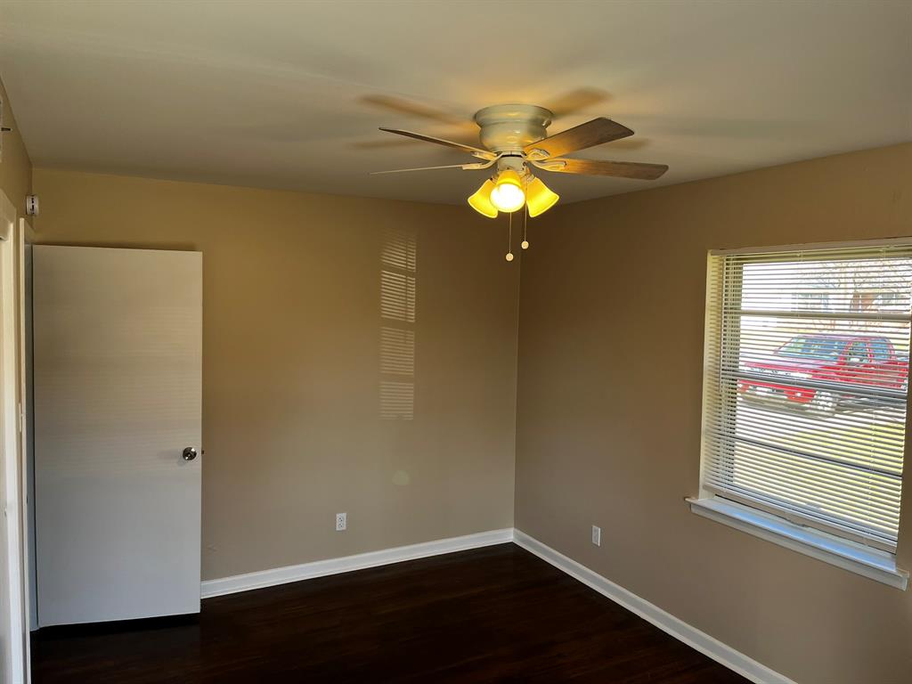 8907 Rustown Drive Dallas, TX 75228 - Photo 13 of 23