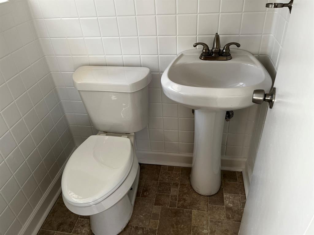 8907 Rustown Drive Dallas, TX 75228 - Photo 17 of 23