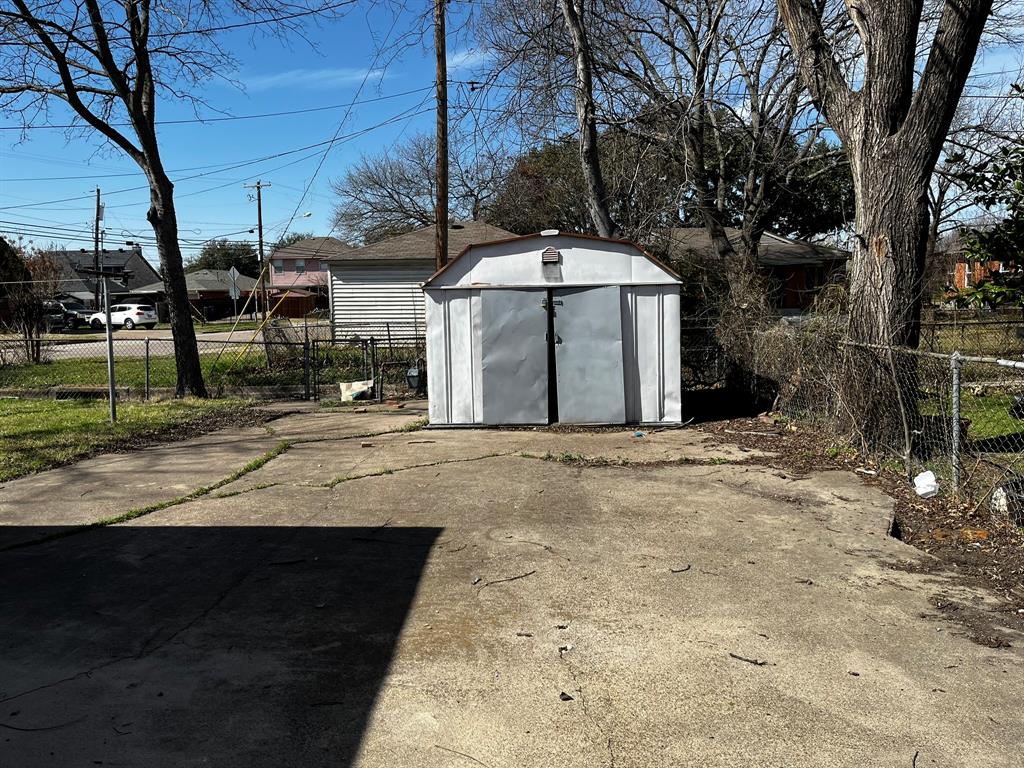 8907 Rustown Drive Dallas, TX 75228 - Photo 20 of 23