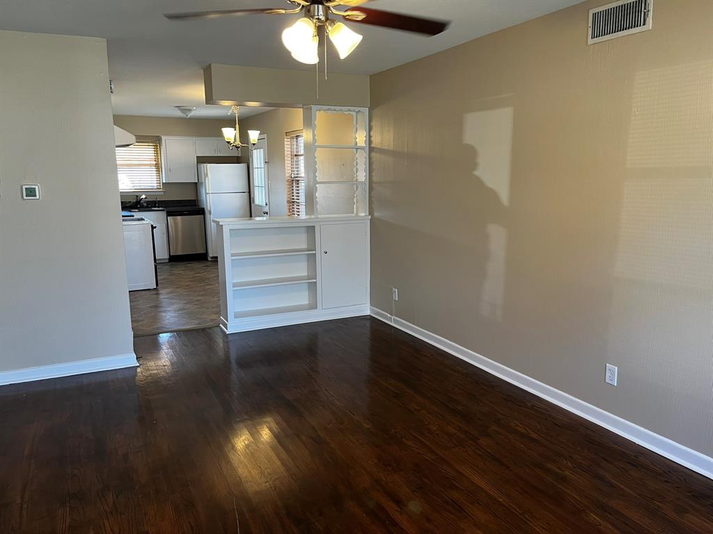 8907 Rustown Drive Dallas, TX 75228 - Photo 3 of 23