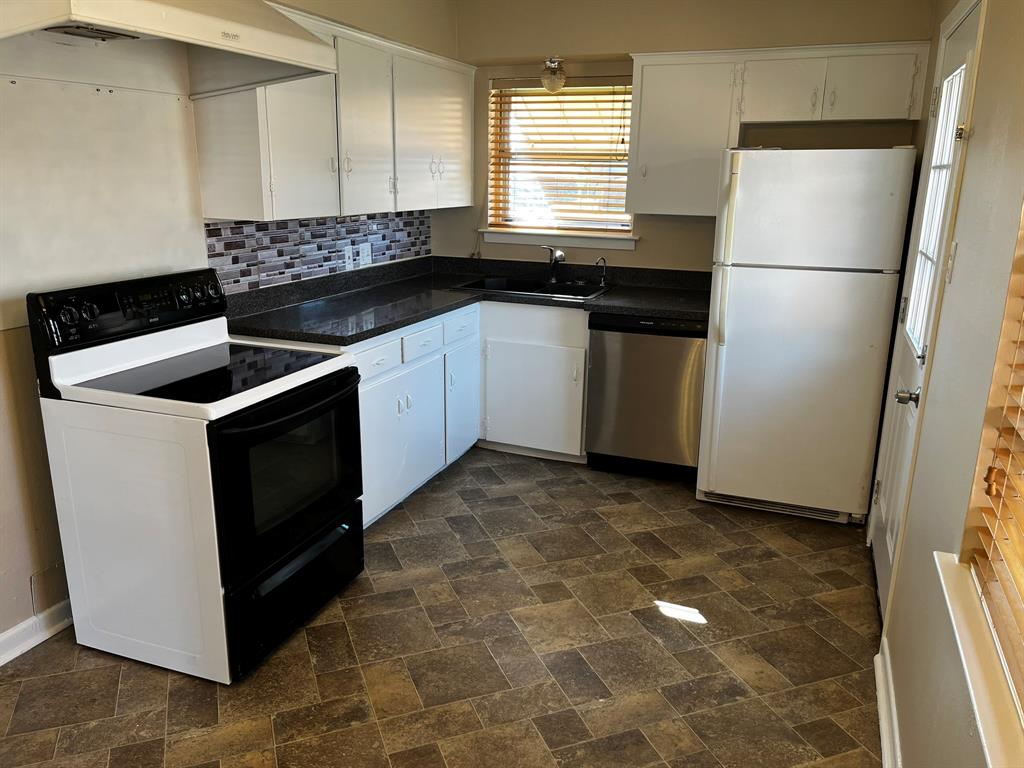 8907 Rustown Drive Dallas, TX 75228 - Photo 4 of 23