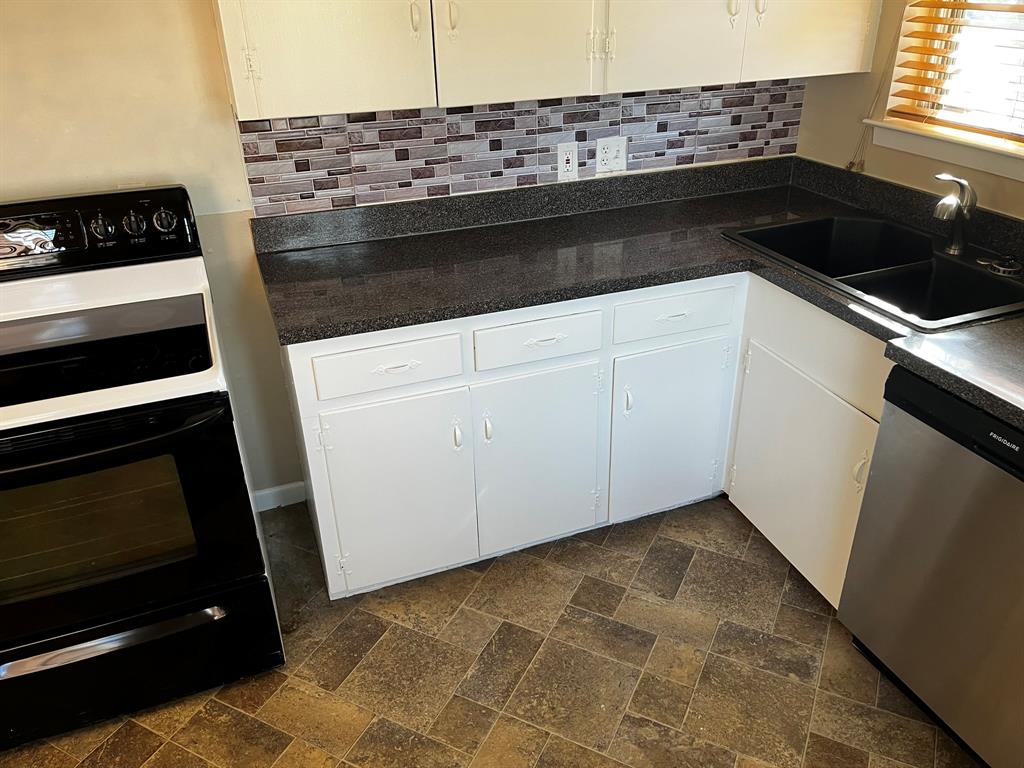 8907 Rustown Drive Dallas, TX 75228 - Photo 5 of 23