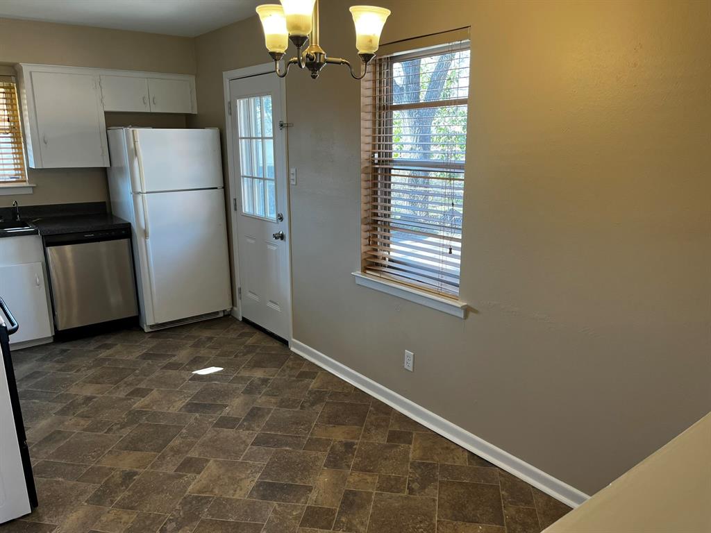 8907 Rustown Drive Dallas, TX 75228 - Photo 7 of 23