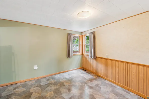 $185,000 | 332 West Pine Street, Washburn, WI 54891