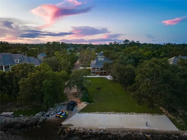 $3,000,000 | 115 Holly Street, Mandeville, LA 70448