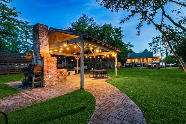 $3,000,000 | 115 Holly Street, Mandeville, LA 70448