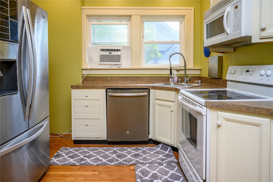 300 Maplewood Avenue Rochester, NY 14613 - Photo 13 of 50