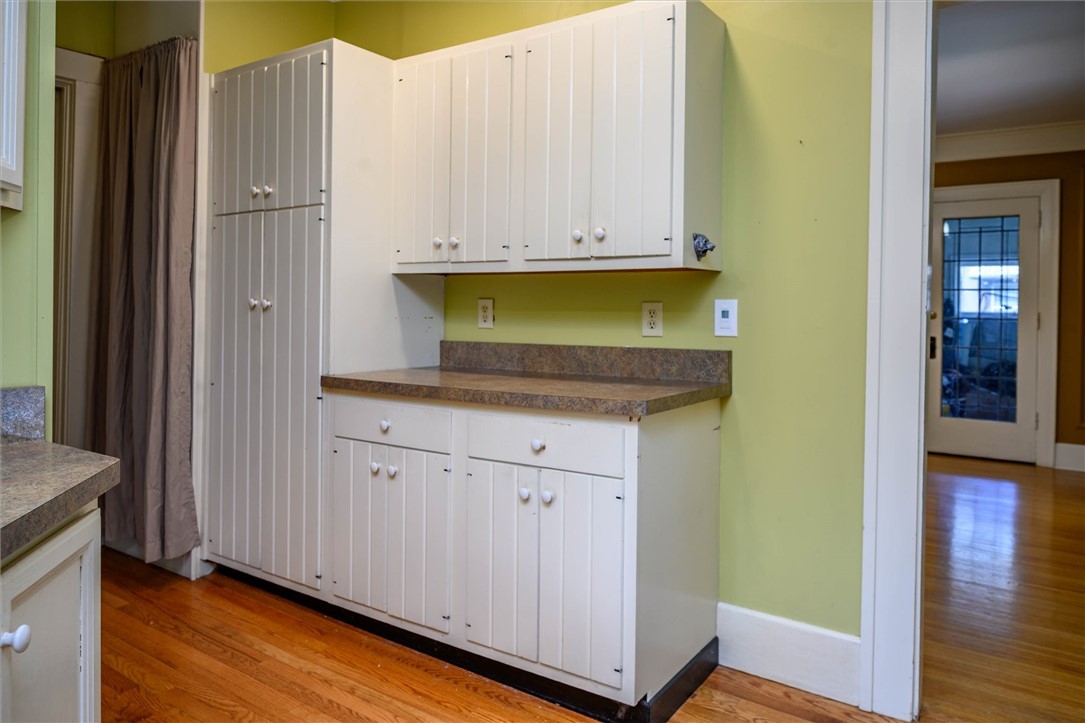 300 Maplewood Avenue Rochester, NY 14613 - Photo 15 of 50