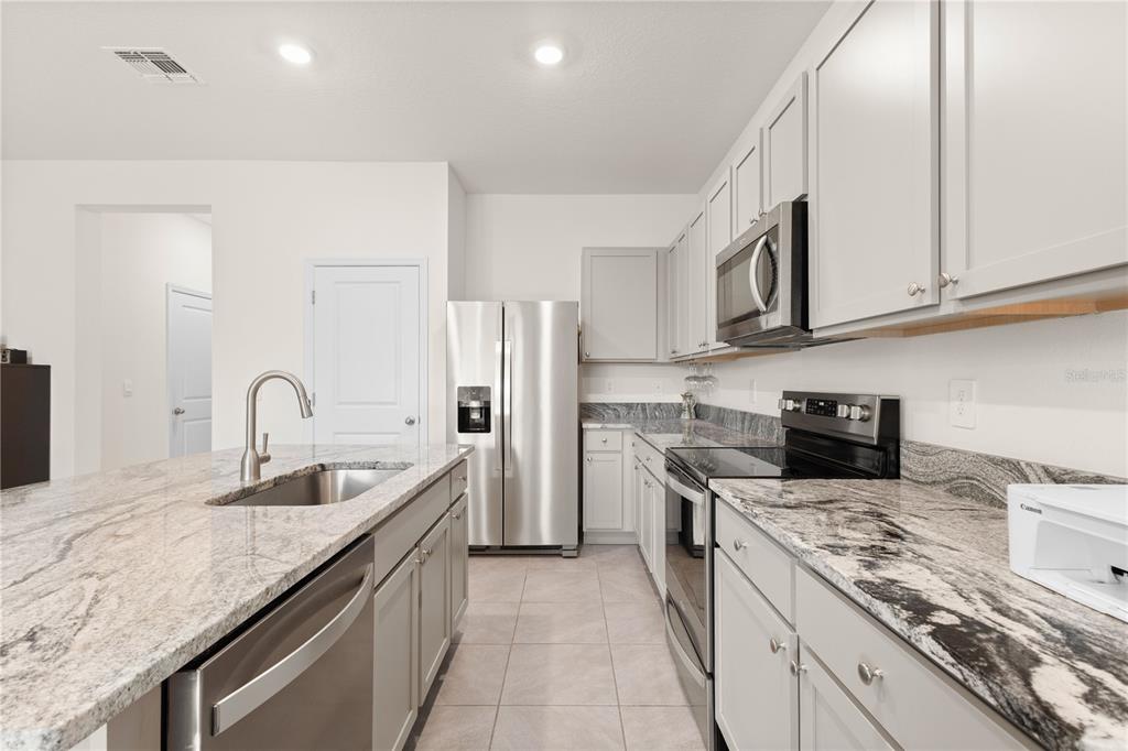 17522 Crescent Moon Loop Bradenton, FL 34211 - Photo 5 of 30