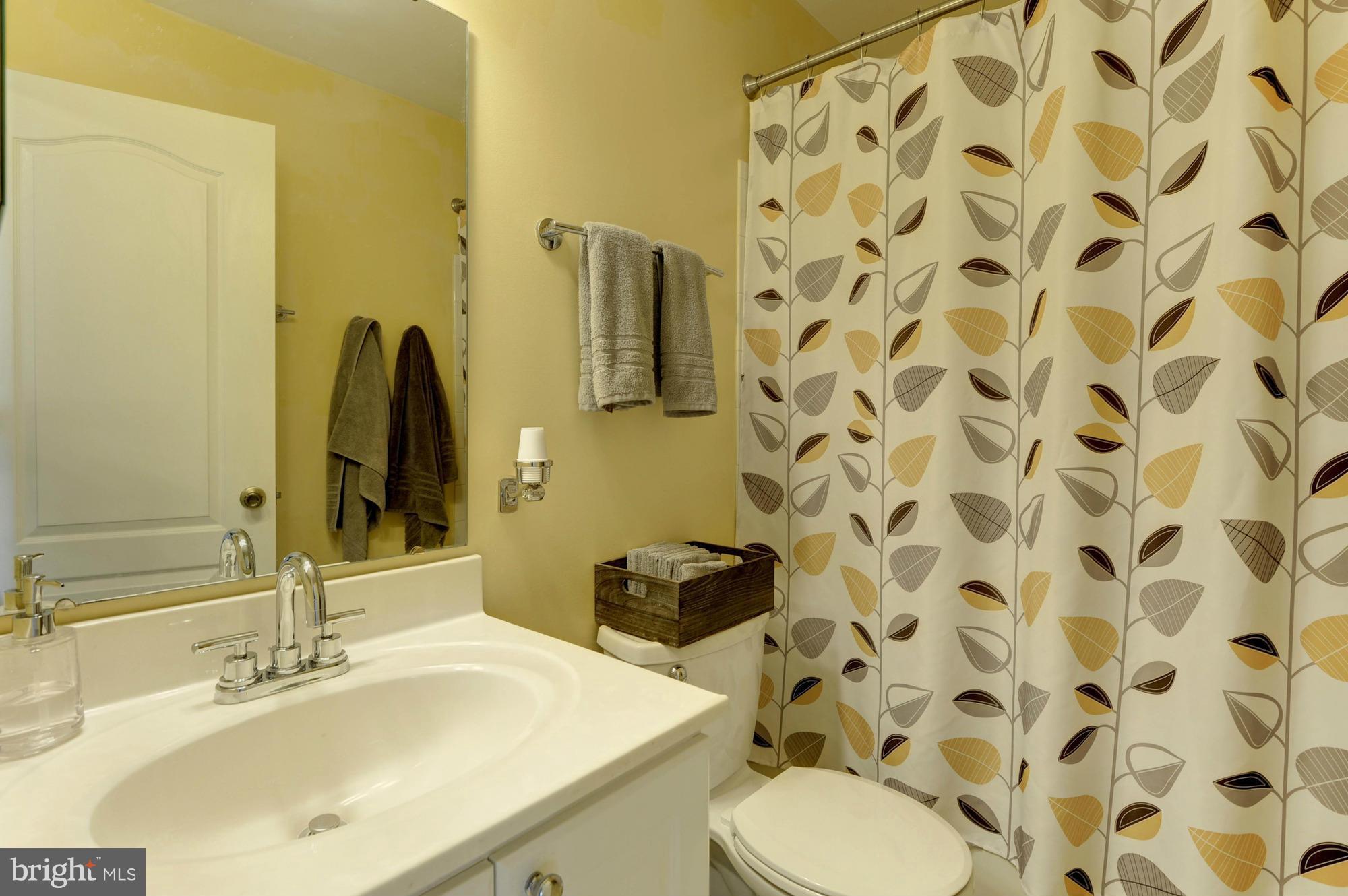 12014 Edgemere Circle Reston, VA 20190 - Photo 19 of 29 Bath