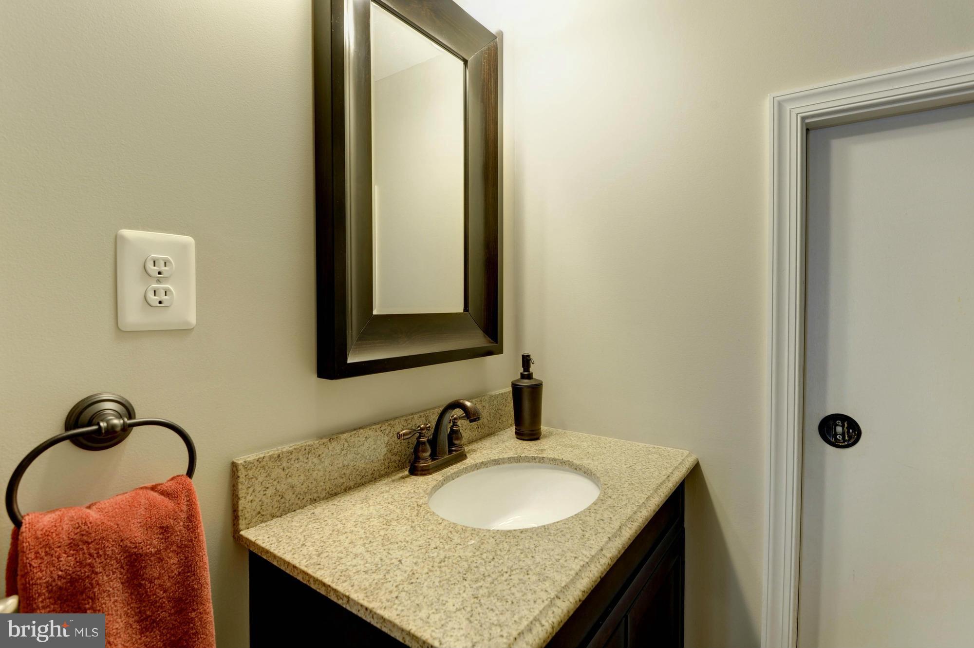 12014 Edgemere Circle Reston, VA 20190 - Photo 22 of 29 Bath