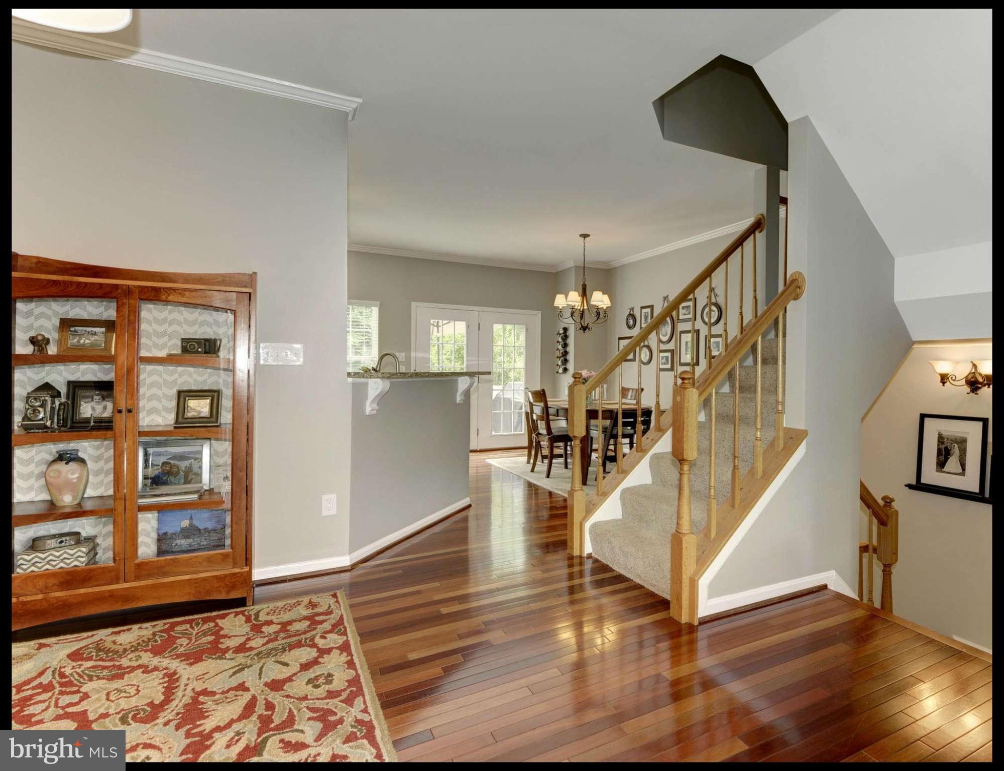 12014 Edgemere Circle Reston, VA 20190 - Photo 7 of 29 Living Room