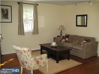 50 Fahnestock Road Malvern, PA 19355 - Photo 3 of 12 Living Room