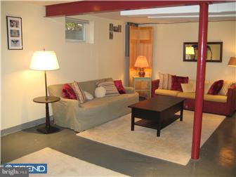 50 Fahnestock Road Malvern, PA 19355 - Photo 7 of 12 Family Room