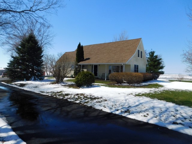18357 East Twombly Road Rochelle, IL 61068 - Photo 1 of 23
