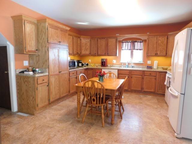 18357 East Twombly Road Rochelle, IL 61068 - Photo 6 of 23