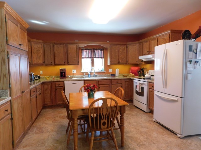18357 East Twombly Road Rochelle, IL 61068 - Photo 7 of 23