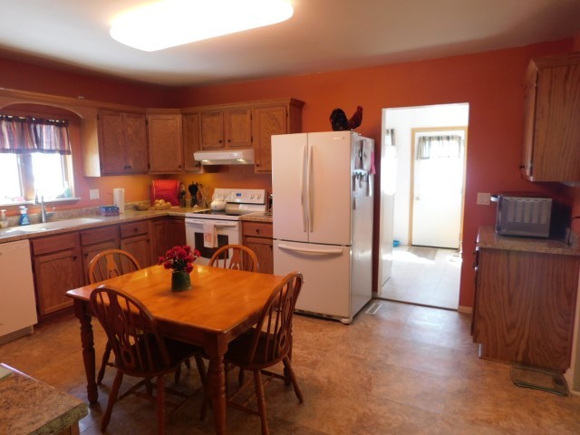 18357 East Twombly Road Rochelle, IL 61068 - Photo 9 of 23