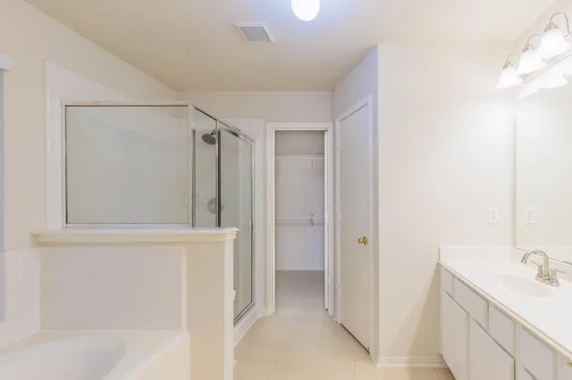 $2,200 | 8143 Solara Bend Court, Houston, TX 77083