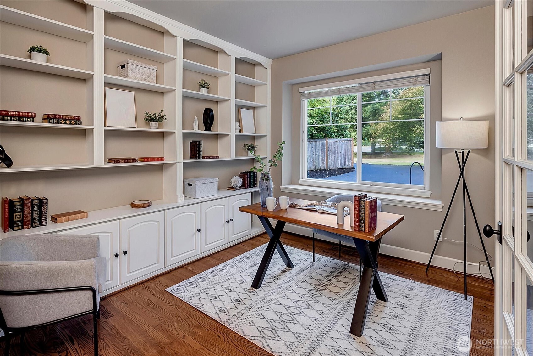 2016 236th Avenue Southeast Sammamish, WA 98075 - Photo 14 of 25 a view of a livingroom with furniture