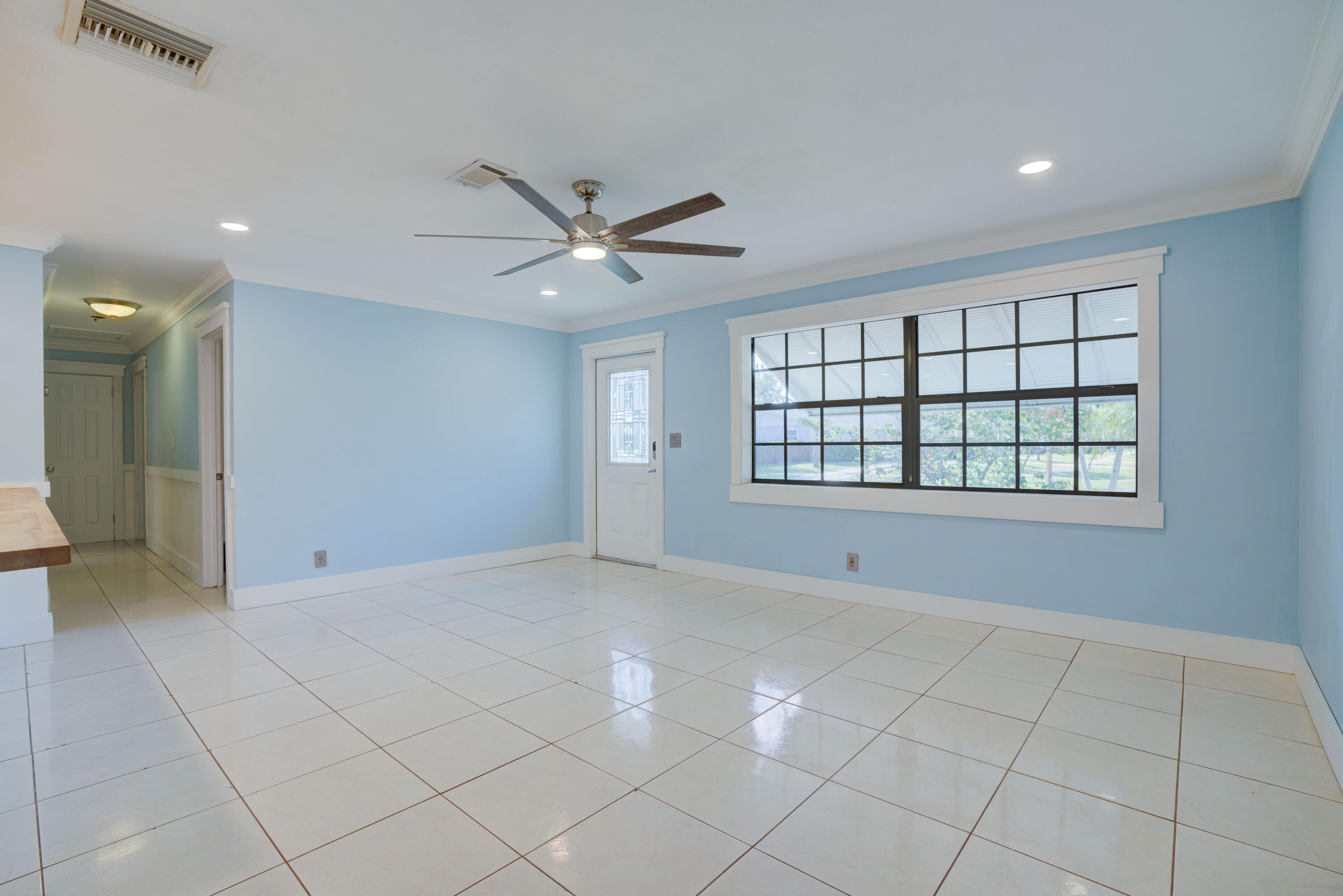 709 Gumtree Road North Palm Beach, FL 33408 - Photo 11 of 51 Family Room