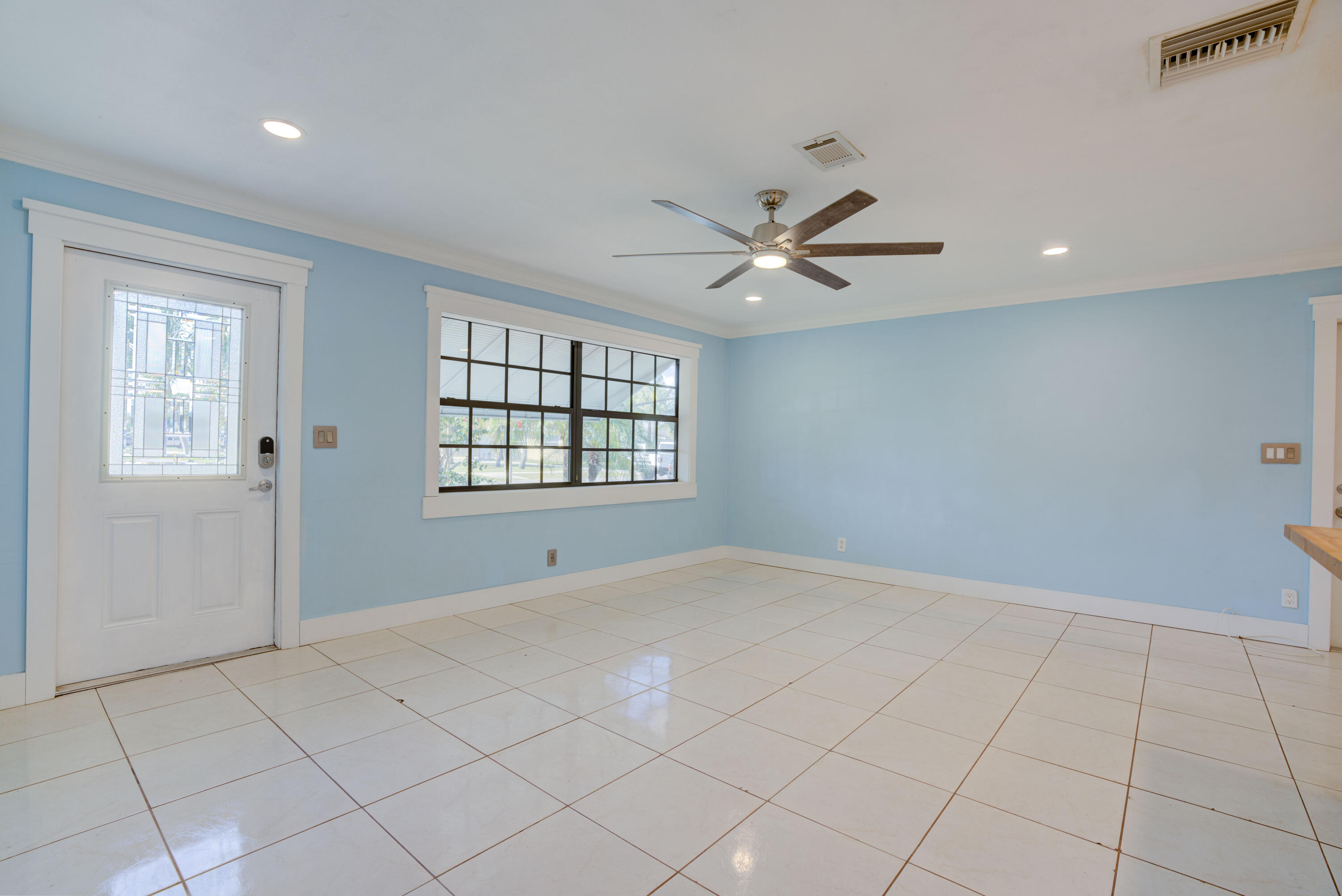 709 Gumtree Road North Palm Beach, FL 33408 - Photo 12 of 51 Family Room