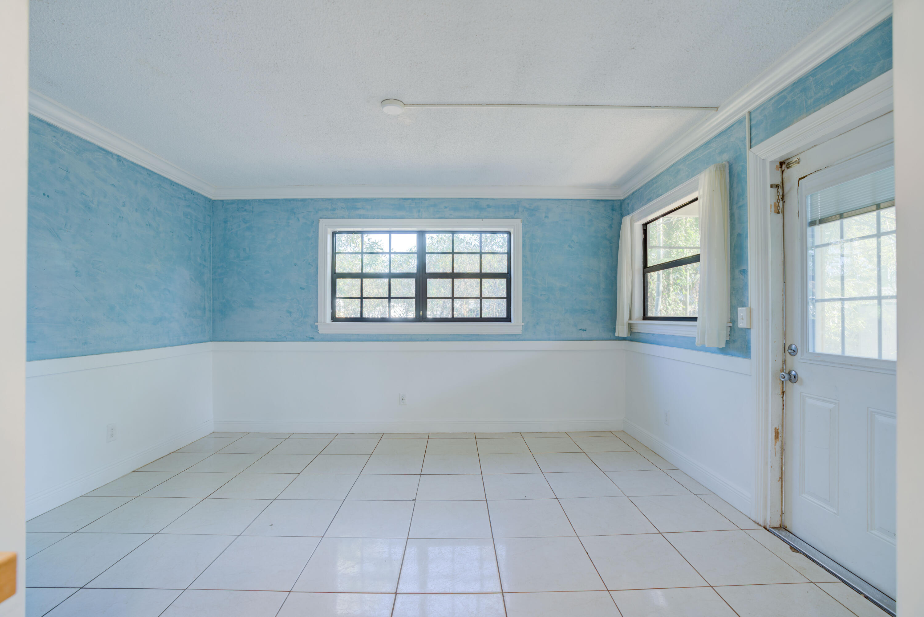 709 Gumtree Road North Palm Beach, FL 33408 - Photo 18 of 51 Dining Room
