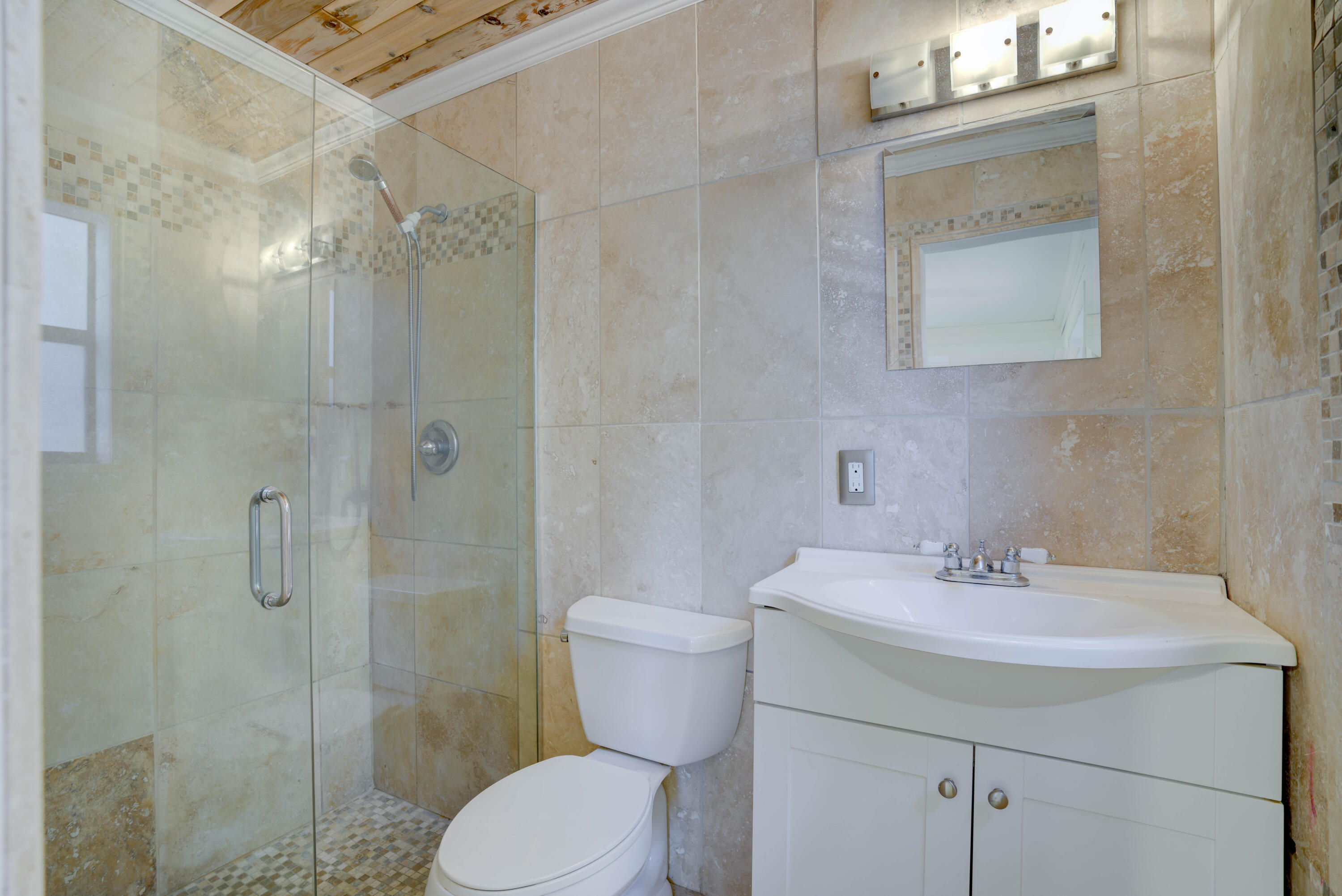 709 Gumtree Road North Palm Beach, FL 33408 - Photo 23 of 51 Master bath