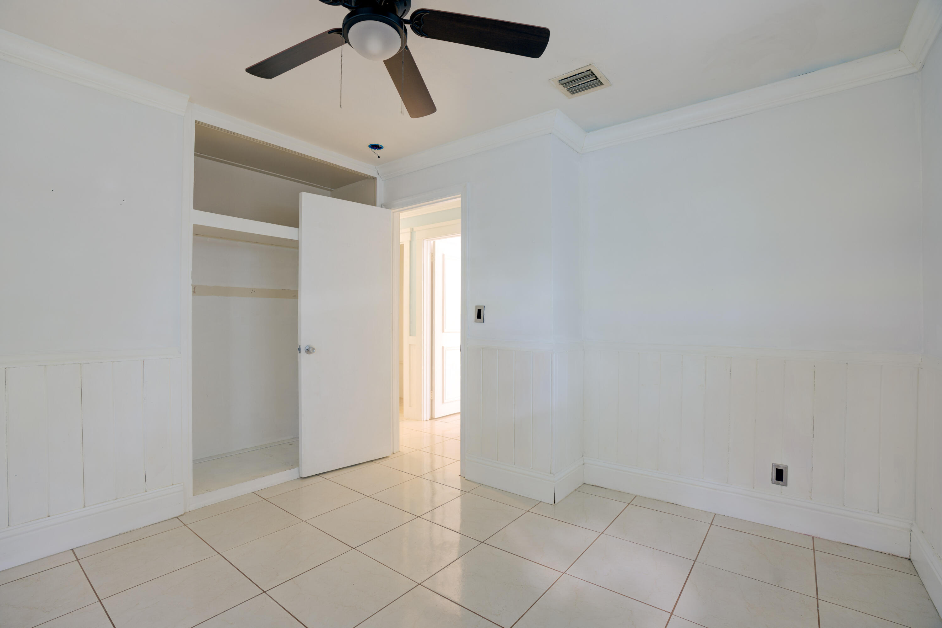 709 Gumtree Road North Palm Beach, FL 33408 - Photo 28 of 51 Guest Bedroom 2
