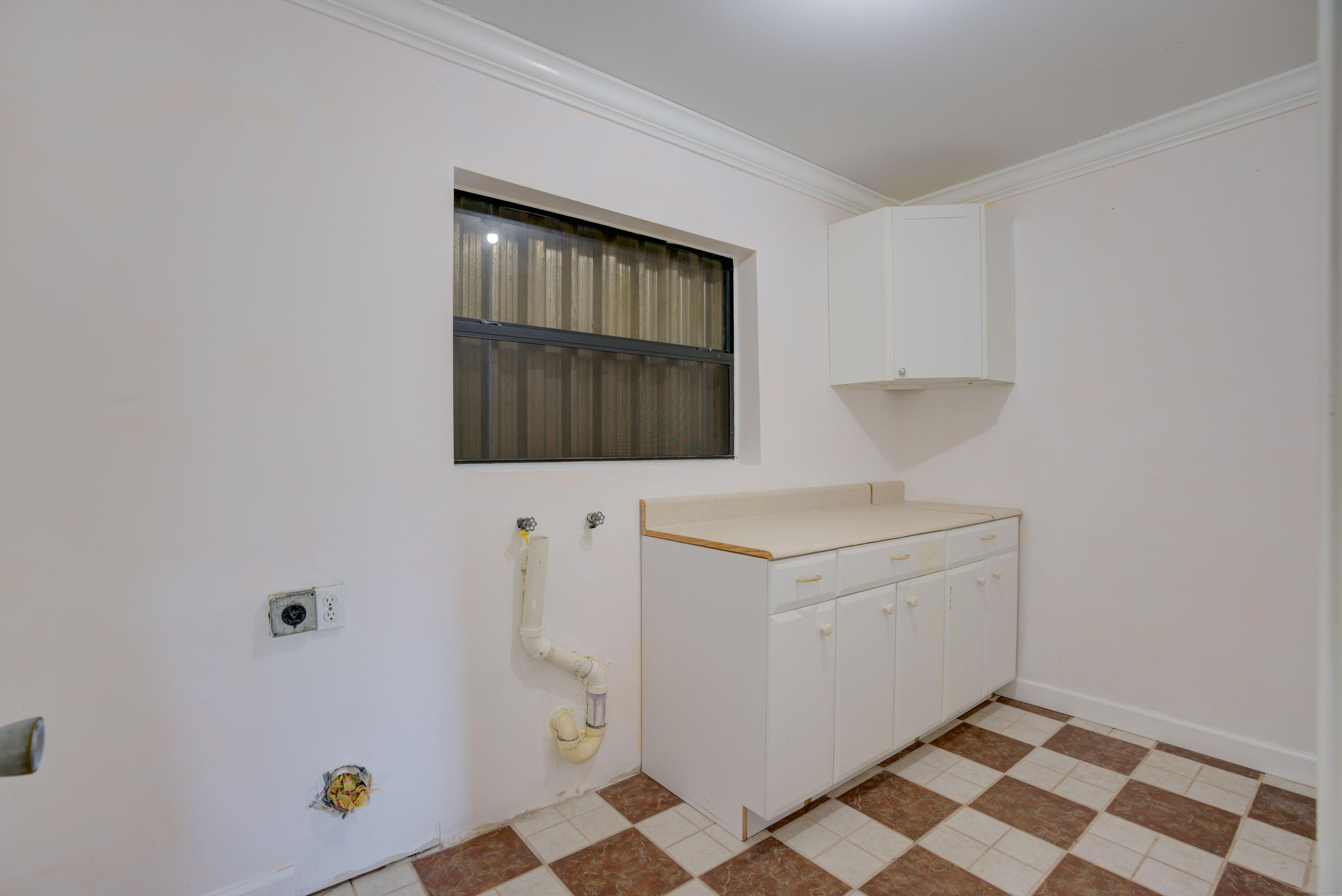 709 Gumtree Road North Palm Beach, FL 33408 - Photo 29 of 51 Laundry Room