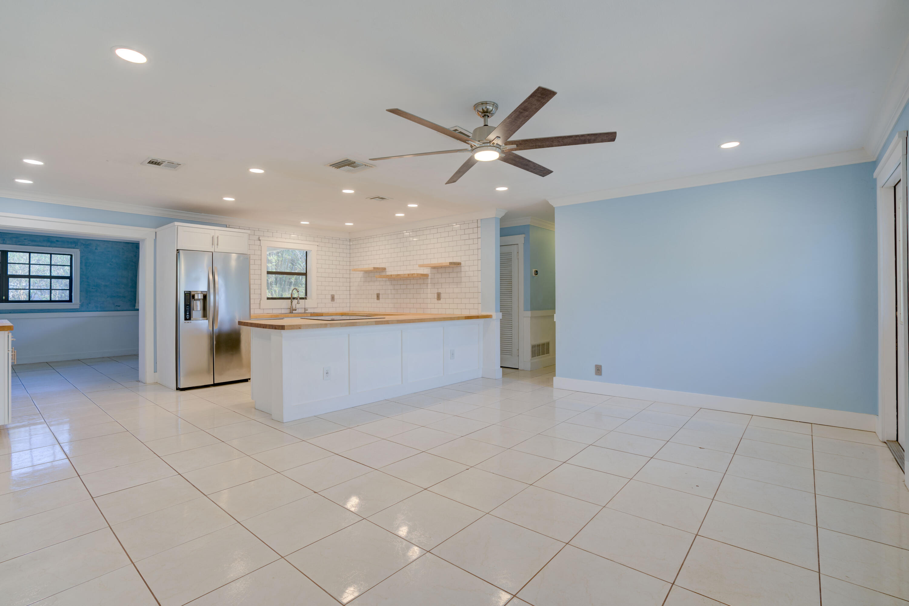 709 Gumtree Road North Palm Beach, FL 33408 - Photo 10 of 51 Family Room