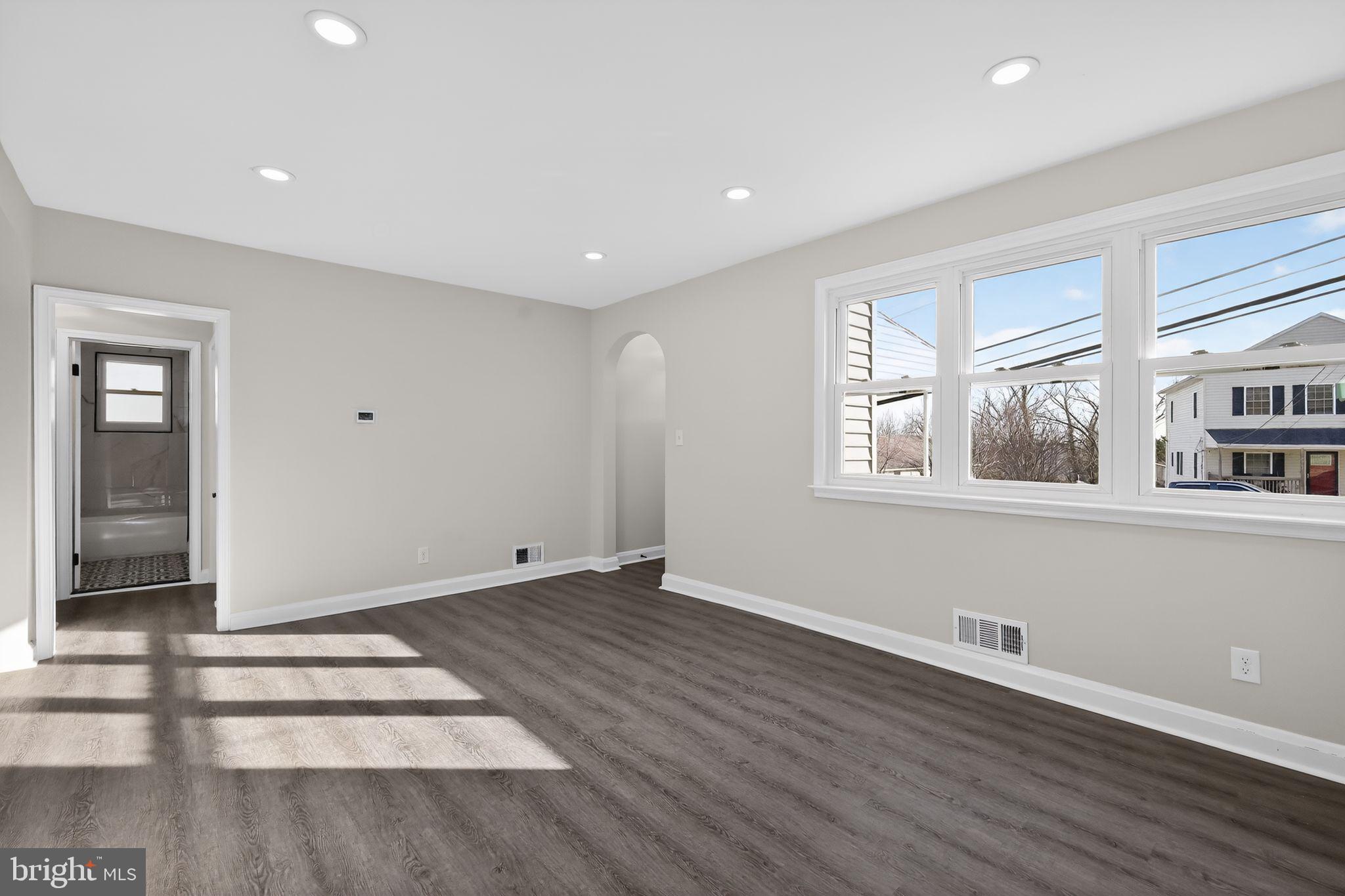 7908 Underhill Road Baltimore, MD 21237 - Photo 5 of 30 Lots of windows
