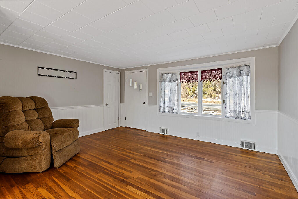 1072 Waterville Road Skowhegan, ME 04976 - Photo 36 of 53 33_BP5A0090_DxO_mls