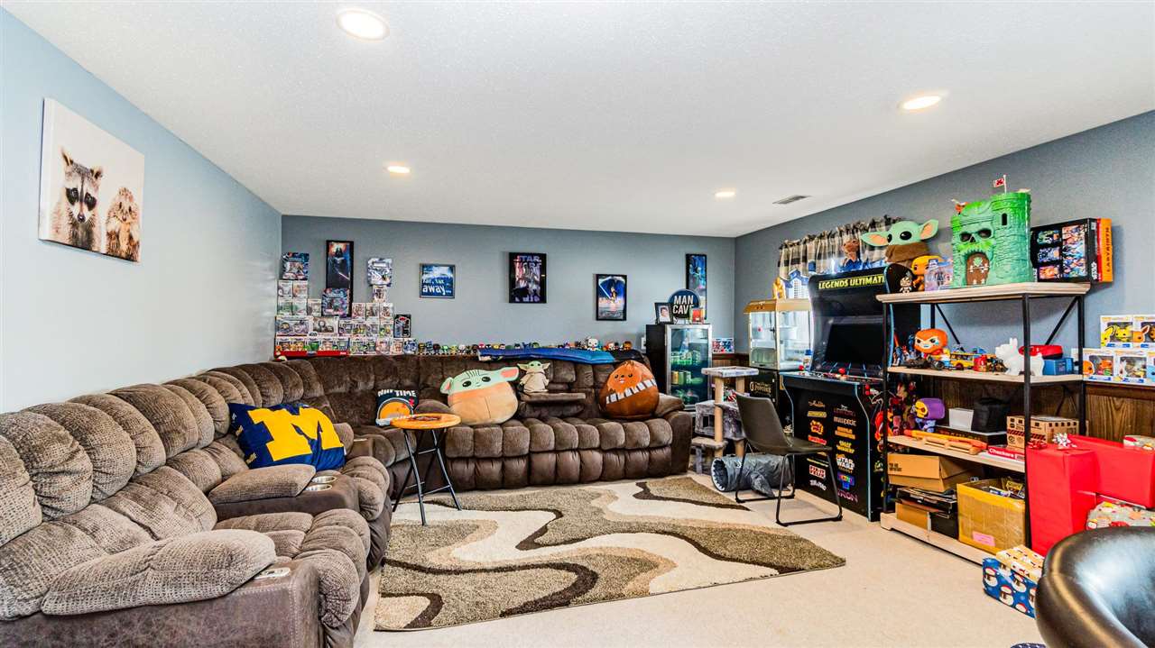 2145 Cass Avenue Road Bay City, MI 48708 - Photo 12 of 27