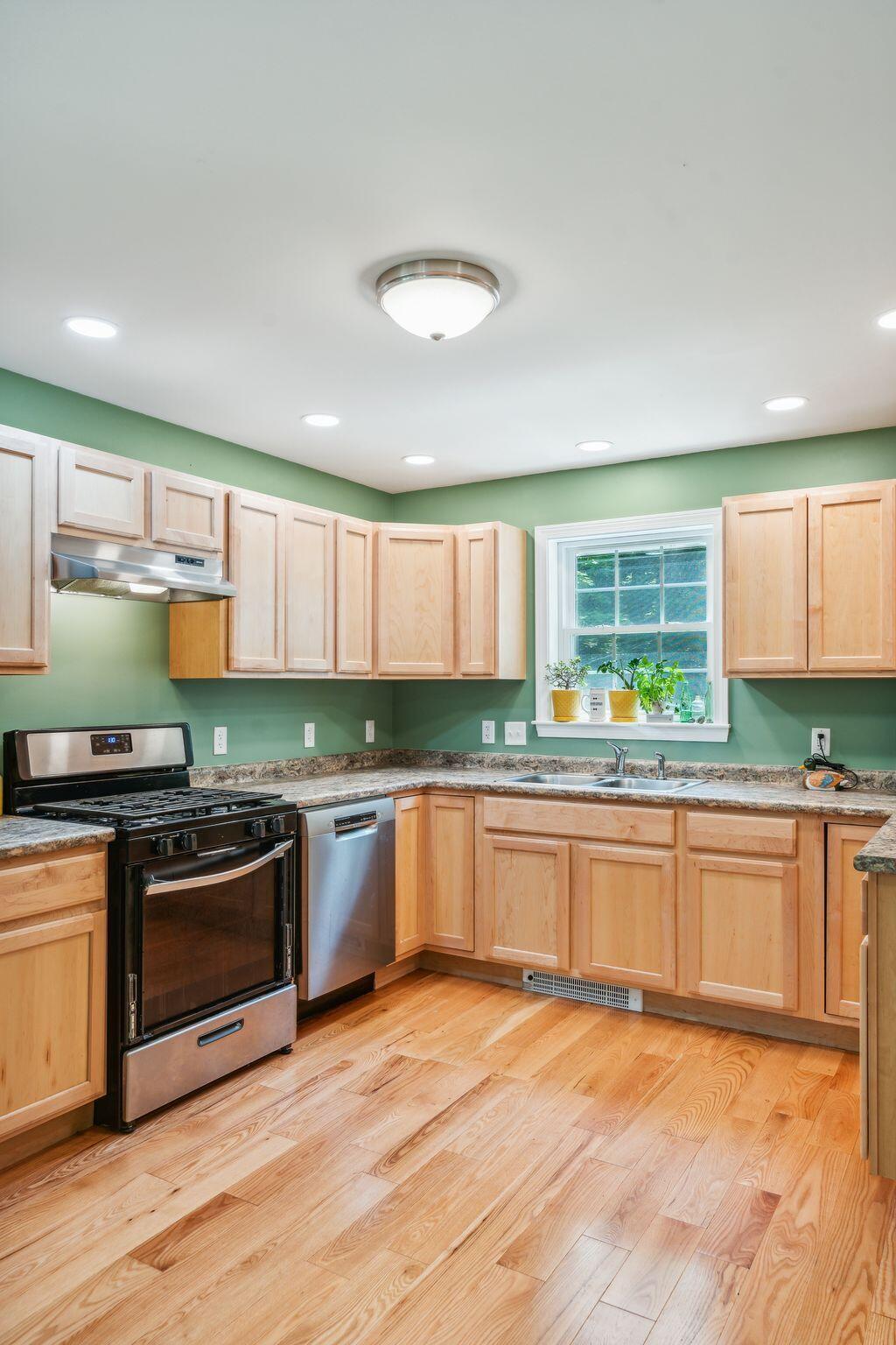 942 Pond Road Manchester, ME 04351 - Photo 10 of 32 37_DSC08397