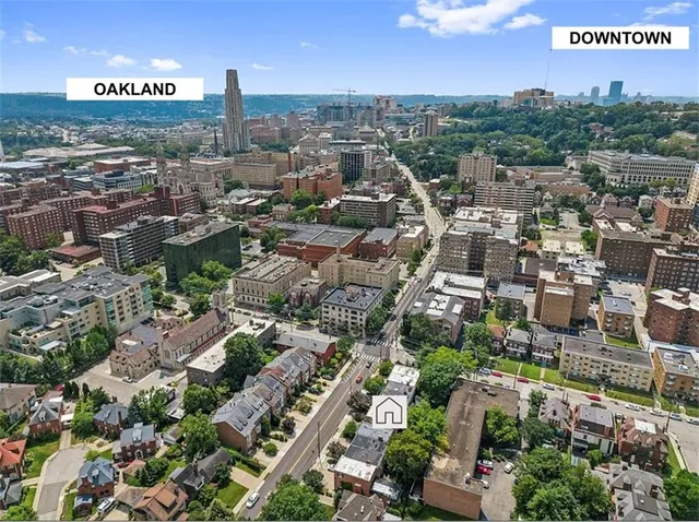 a picture of a bench in a white house