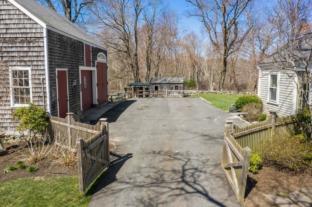 15 Farm Road Sherborn, MA 01770 - Photo 5 of 33 Gallery Image 5