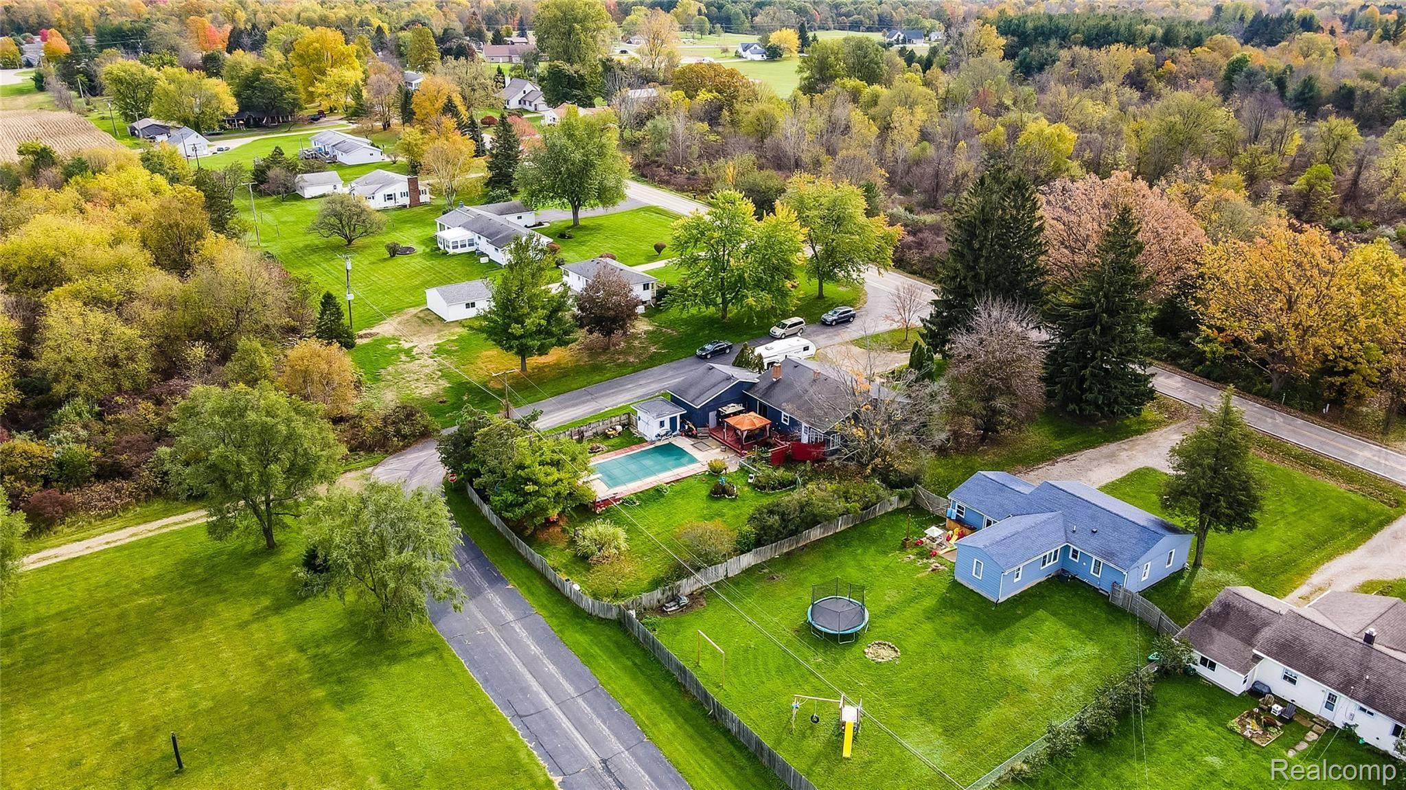 166 Davis Lake Road Lapeer, MI 48446 - Photo 7 of 24 166 Davis Lake Rd Vylla Maureen-0436.jpg