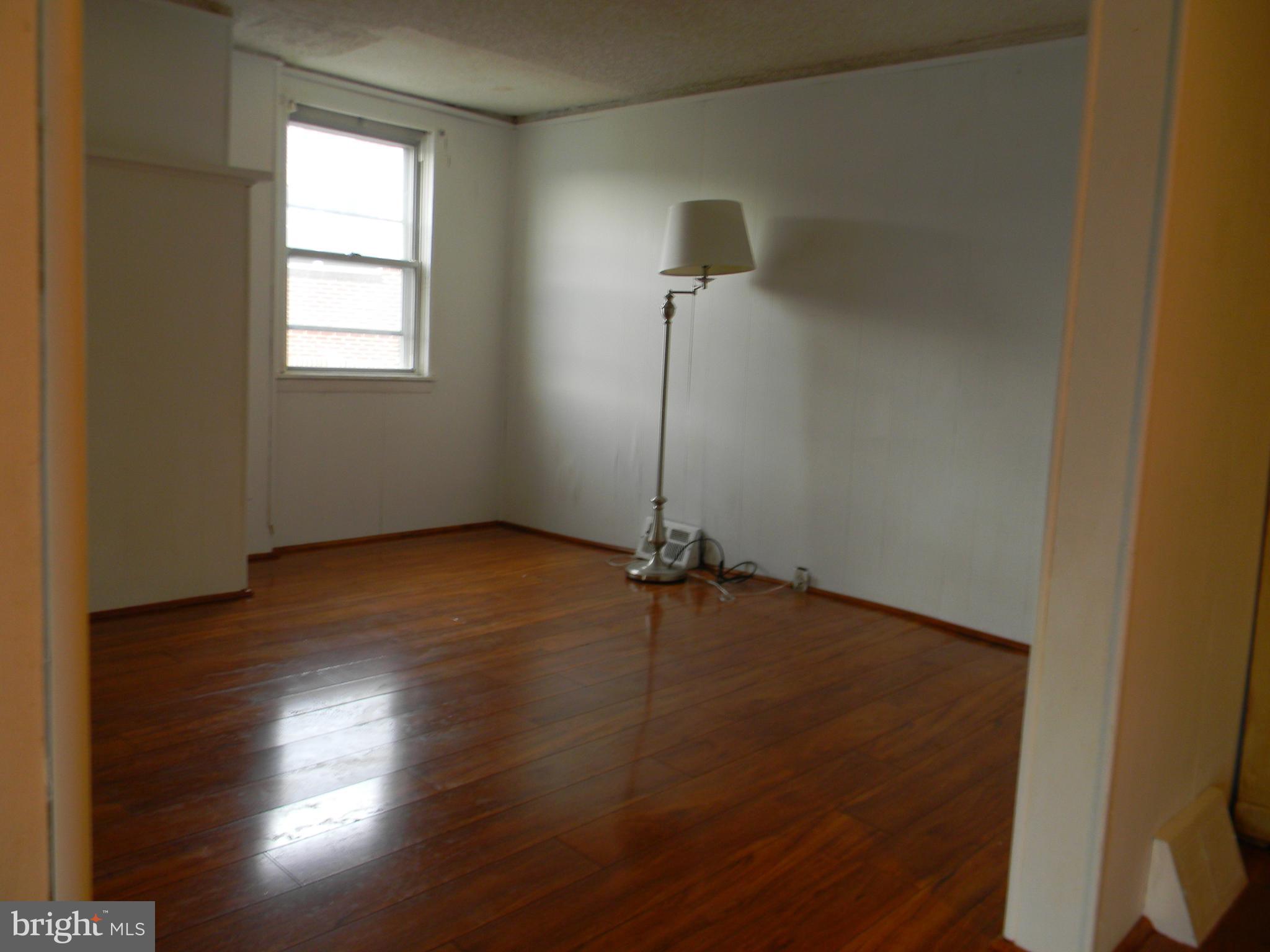 369 Lenni Road Lenni, PA 19052 - Photo 5 of 22 Living Room