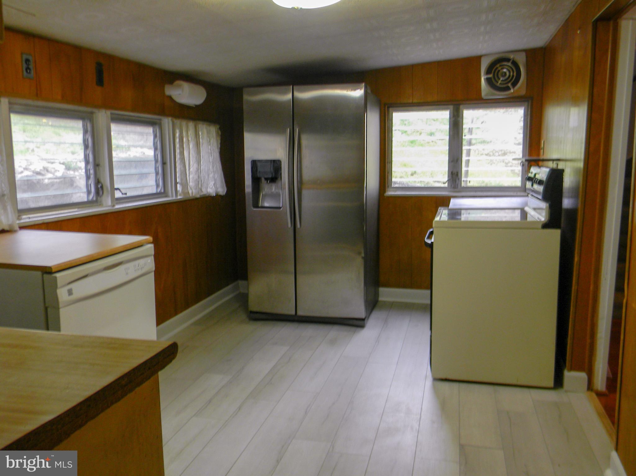 369 Lenni Road Lenni, PA 19052 - Photo 7 of 22 Kitchen