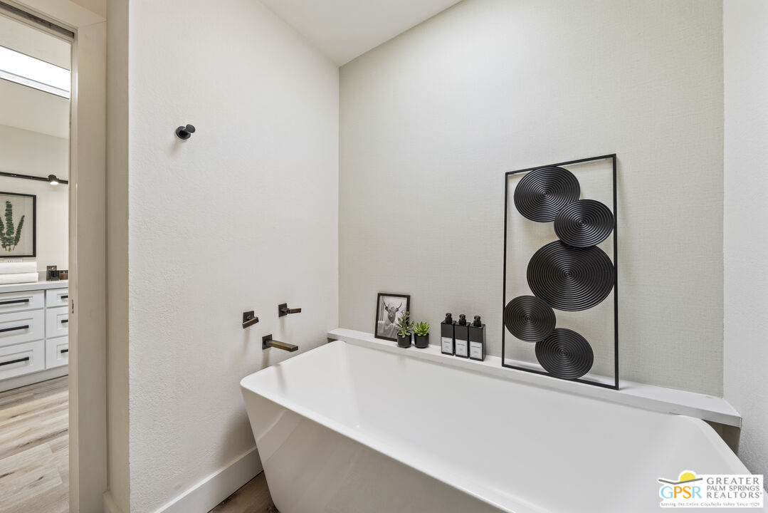 415 Rio Vista Drive Palm Springs, CA 92262 - Photo 18 of 33